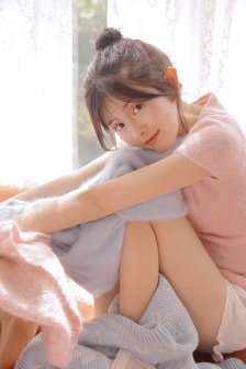 18禁止裸身美女无内衣